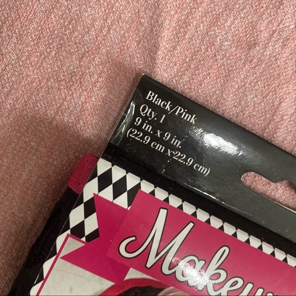 💕HOST PICK💕FREE ADDON NWT MAKEUP MAT - Picture 4 of 6